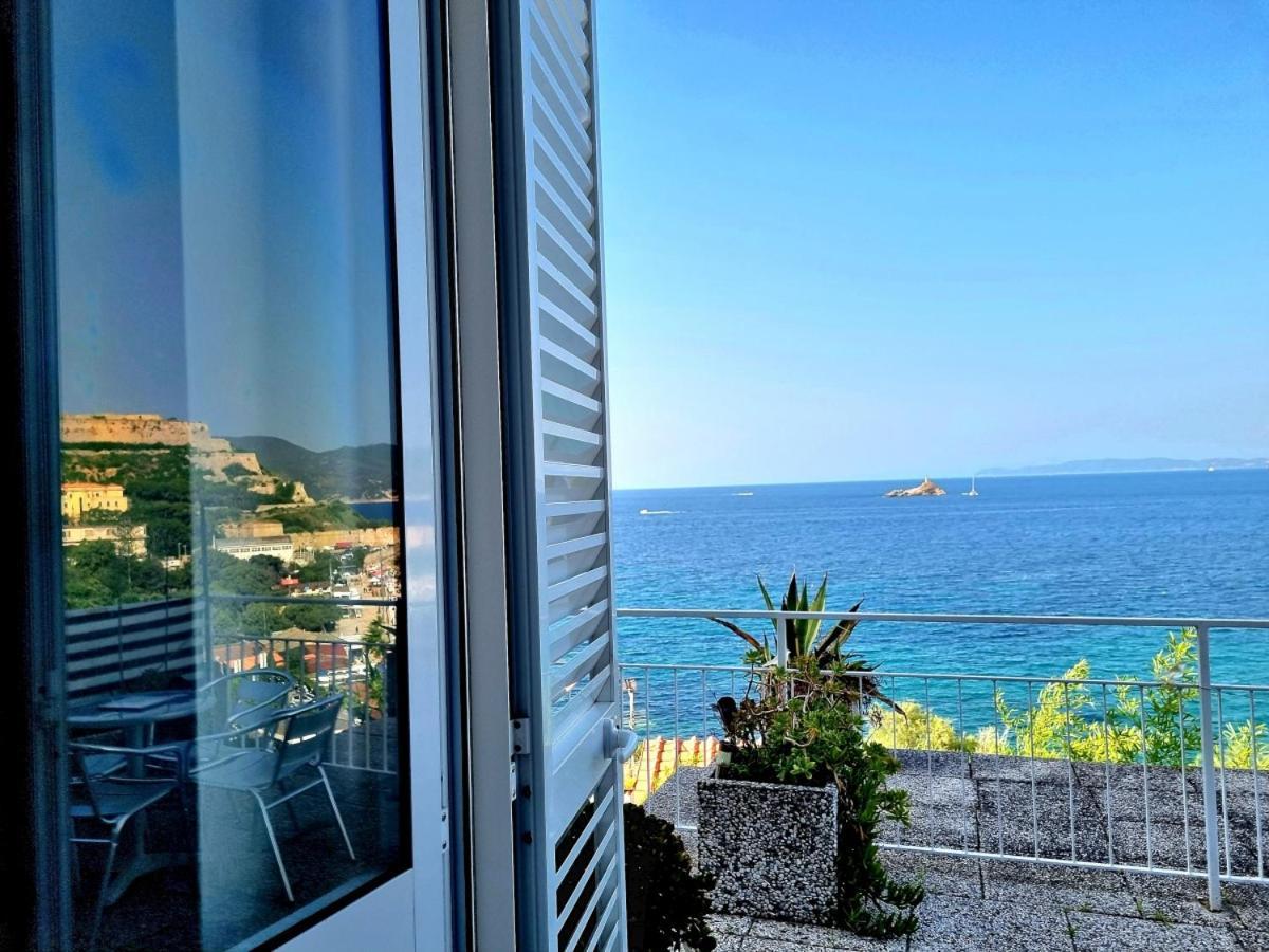 Appartamenti La Terrazza Sulle Ghiaie - Goelba Portoferraio Exterior foto