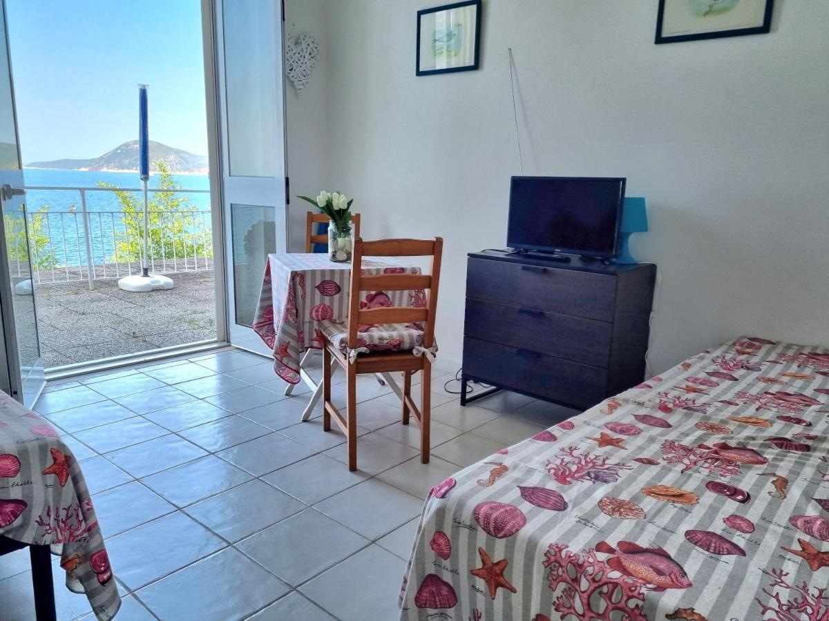 Appartamenti La Terrazza Sulle Ghiaie - Goelba Portoferraio Zimmer foto