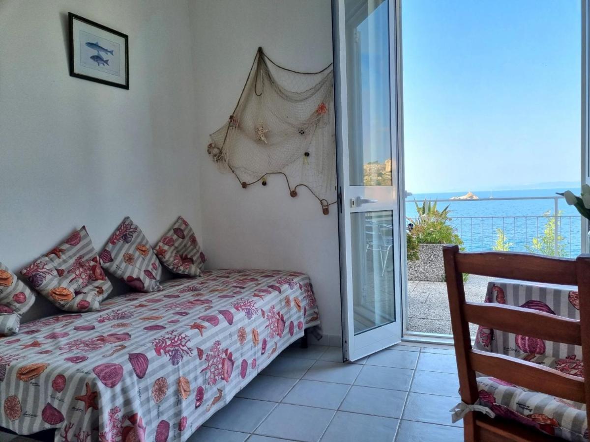 Appartamenti La Terrazza Sulle Ghiaie - Goelba Portoferraio Zimmer foto